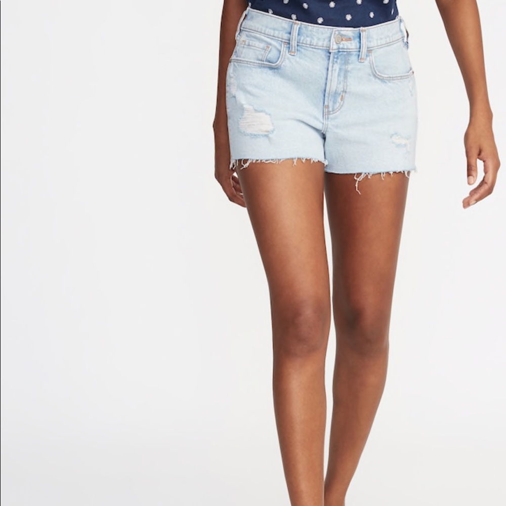 Old Navy Boyfriend Cut Off Short, Size 2
